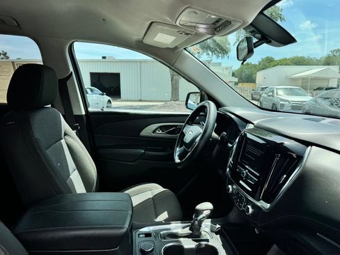 Used 2021 Chevrolet Traverse LT FWD image 27