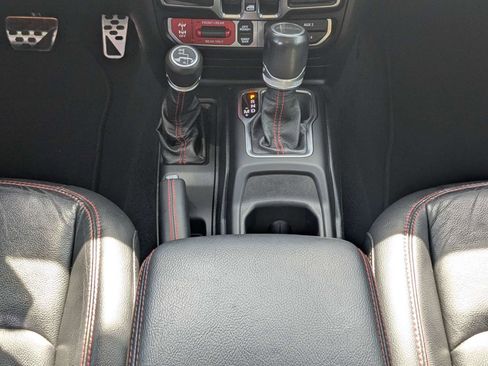 Used 2020 Jeep Gladiator Rubicon AWD/4WD image 19