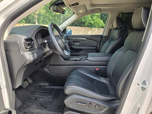 Certified 2023 Honda Pilot Elite image 9