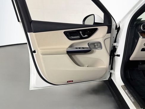 Certified 2025 Mercedes-Benz GLC 350e 4MATIC image 22