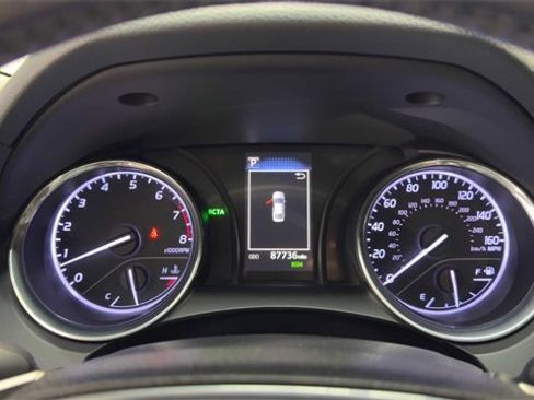Used 2019 Toyota Camry SE image 25