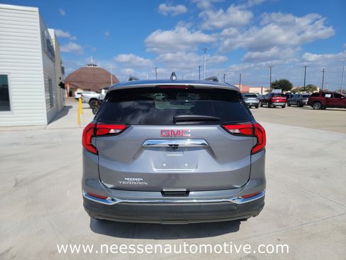 Used 2021 GMC Terrain SLT w/ Infotainment Package II image 6