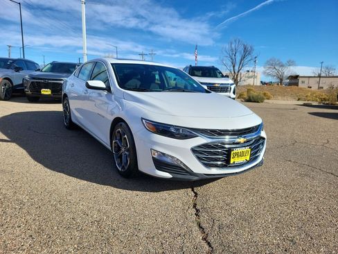 Used 2024 Chevrolet Malibu LT image 2