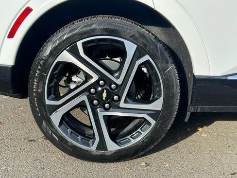 New 2026 Chevrolet Equinox EV LT w/ Convenience Package II image 10