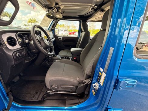 New 2026 Jeep Gladiator Sport AWD/4WD image 10