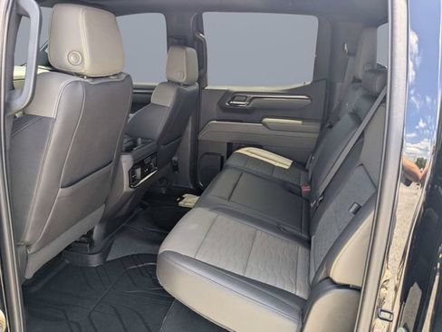 Used 2023 Chevrolet Silverado 1500 ZR2 w/ Technology Package AWD/4WD image 13
