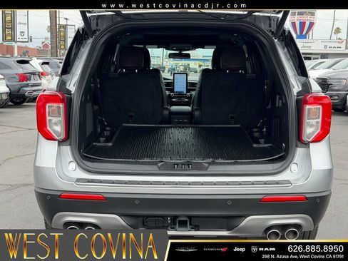 Used 2024 Ford Explorer Platinum w/ Technology Package AWD/4WD image 10