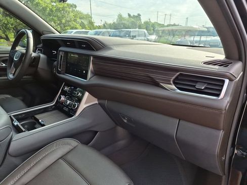 Certified 2024 GMC Yukon Denali w/ Advanced Technology Package AWD/4WD image 42