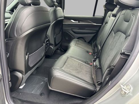 New 2026 Jeep Grand Cherokee Altitude AWD/4WD image 6
