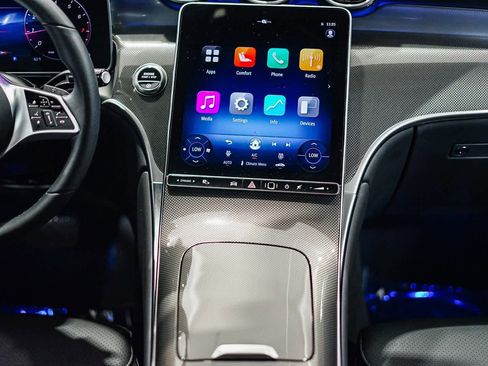 Certified 2025 Mercedes-Benz GLC 300 image 13