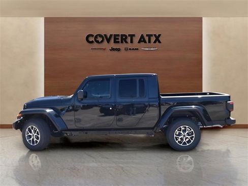 New 2025 Jeep Gladiator Sport image 2