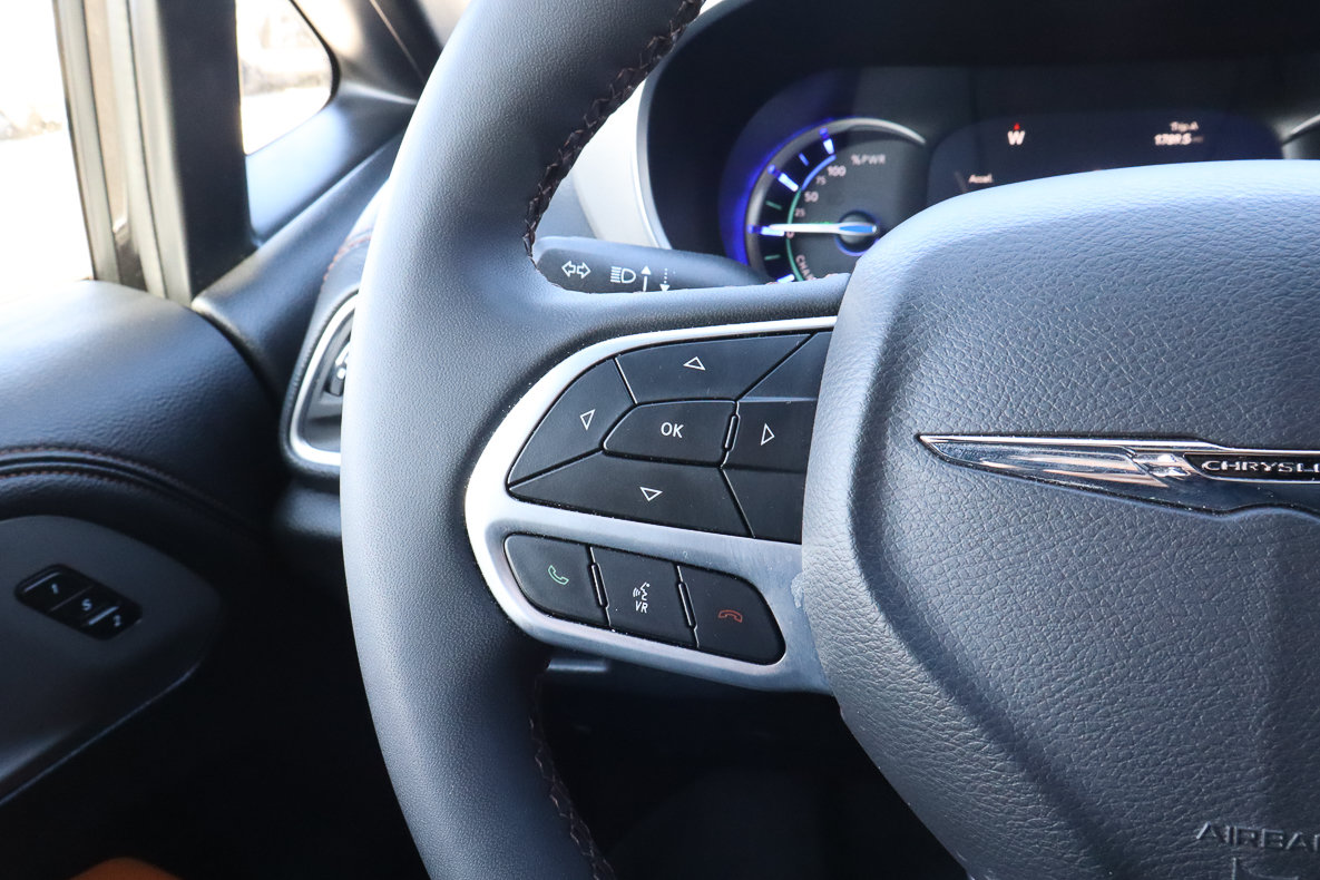 Used 2024 Chrysler Pacifica Pinnacle FWD image 37