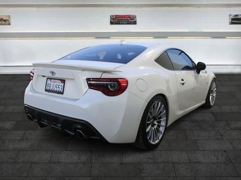 Used 2017 Toyota 86 image 7