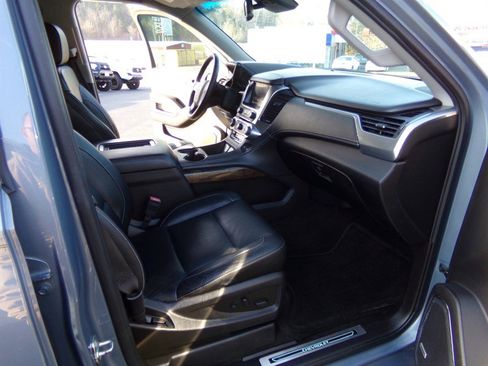 Used 2016 Chevrolet Suburban LT image 29