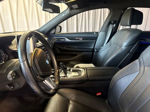 Used 2019 BMW 740i w/ Executive Package RWD image 18