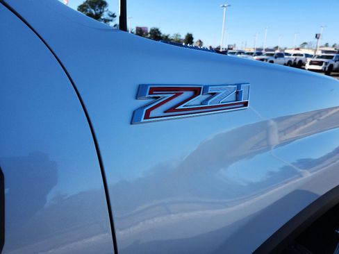 Used 2022 Chevrolet Silverado 2500 LTZ w/ LTZ Plus Package image 8