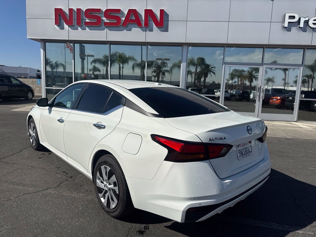 Used 2025 Nissan Altima 2.5 S FWD image 2
