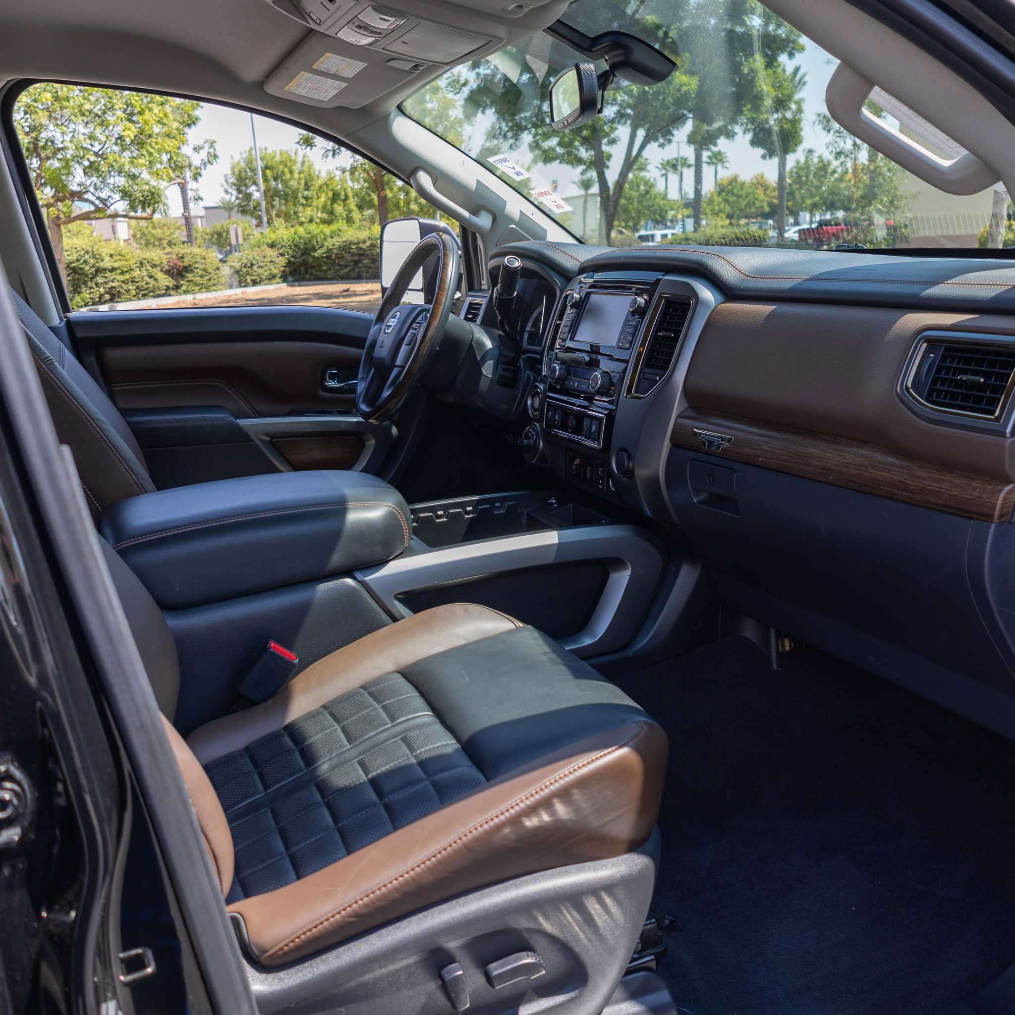 Used 2016 Nissan Titan Platinum Reserve AWD/4WD image 21