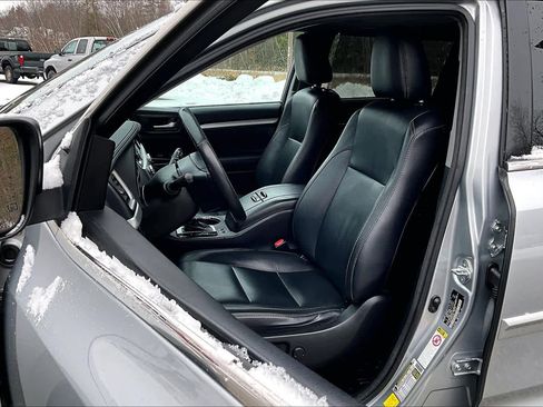 Used 2017 Toyota Highlander XLE w/ Protection Package #3 image 9