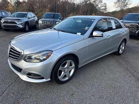 Used 2014 Mercedes-Benz E 350 Sedan image 3