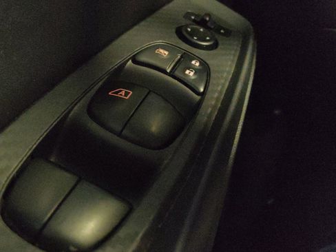 Used 2020 Nissan Sentra SV FWD image 27