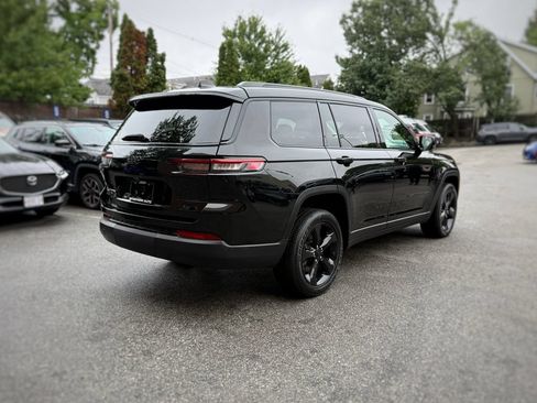 Used 2023 Jeep Grand Cherokee L Altitude AWD/4WD image 8