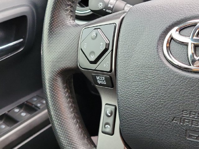 Used 2018 Toyota Tacoma TRD Sport AWD/4WD image 14