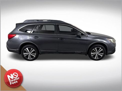 Used 2018 Subaru Outback 3.6R Limited AWD/4WD image 2