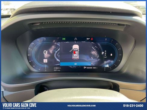 Certified 2025 Volvo XC40 B5 Plus w/ Climate Package image 25