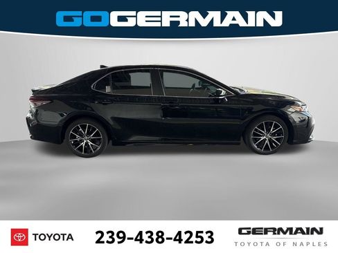 Used 2024 Toyota Camry SE image 10