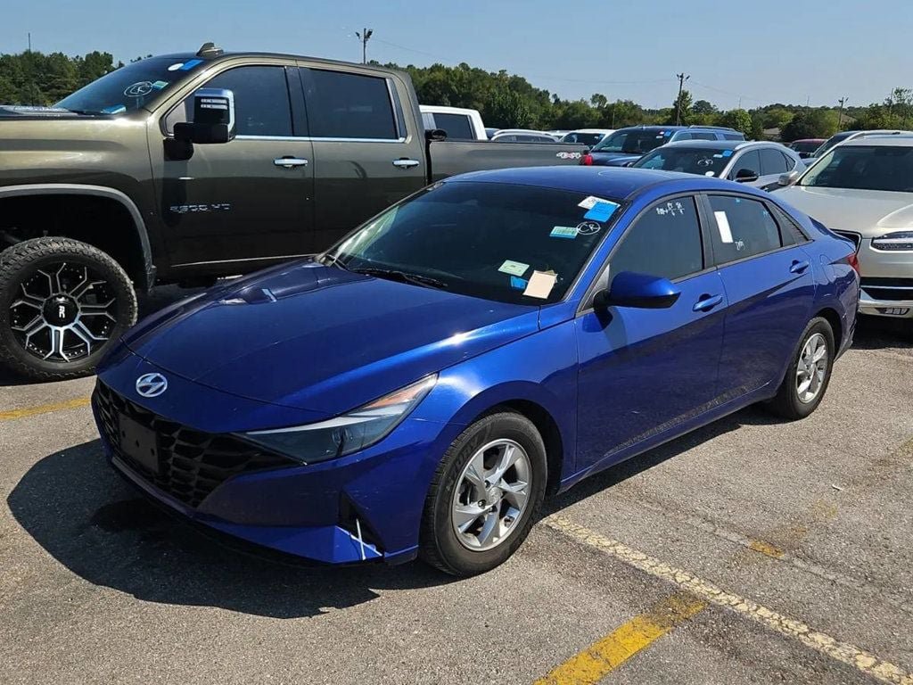Used 2021 Hyundai Elantra SE FWD image 4