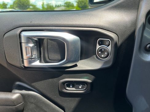 Used 2018 Jeep Wrangler Unlimited Sport S AWD/4WD image 11