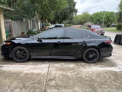 Used 2023 Toyota Camry XSE FWD image 5