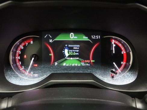 Certified 2025 Toyota RAV4 XLE FWD image 39