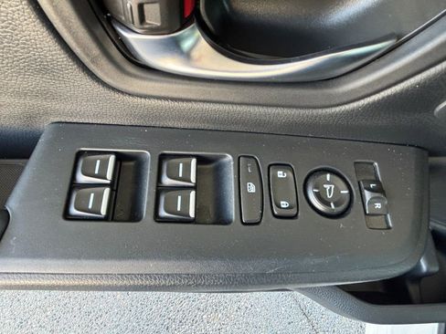 Used 2025 Honda Pilot EX-L image 27