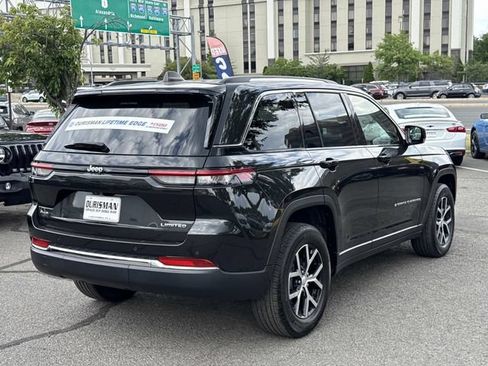 Certified 2023 Jeep Grand Cherokee Limited AWD/4WD image 3