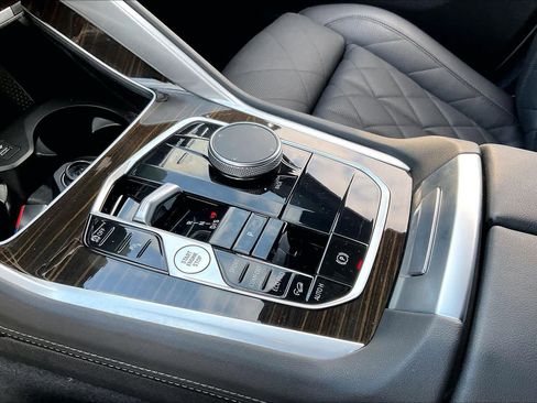 Certified 2024 BMW X6 xDrive40i w/ Premium Package image 17