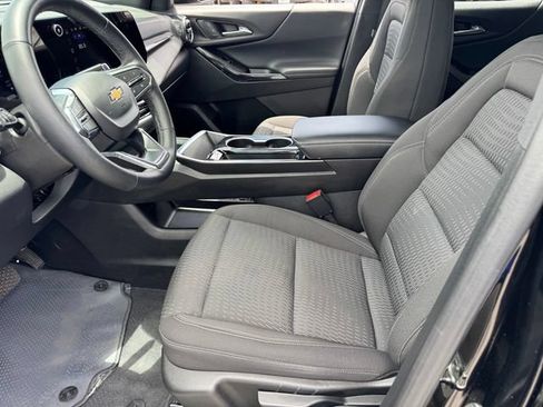 Used 2025 Chevrolet Equinox LT FWD image 16