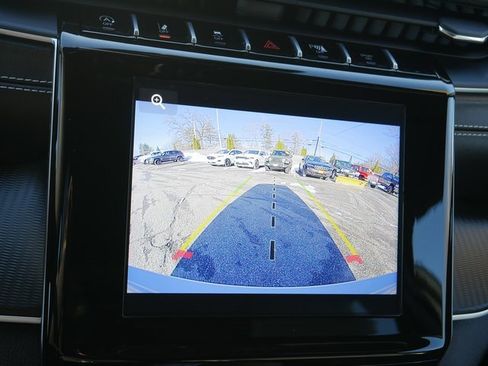 Used 2024 Jeep Grand Cherokee Altitude image 18