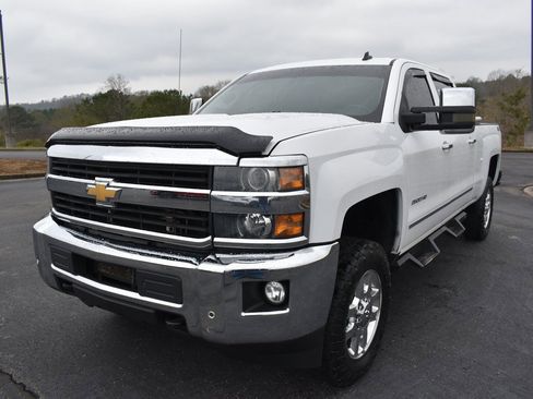 Used 2015 Chevrolet Silverado 2500 LTZ image 2