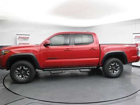 Used 2023 Toyota Tacoma TRD Off-Road w/ TRD Premium Off Road Package AWD/4WD image 5