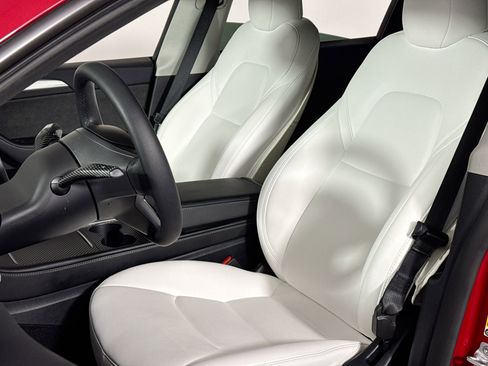 Used 2023 Tesla Model Y Long Range image 21