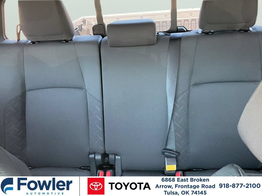 Certified 2025 Toyota Tacoma SR5 w/ SR5 Upgrade Package AWD/4WD image 23