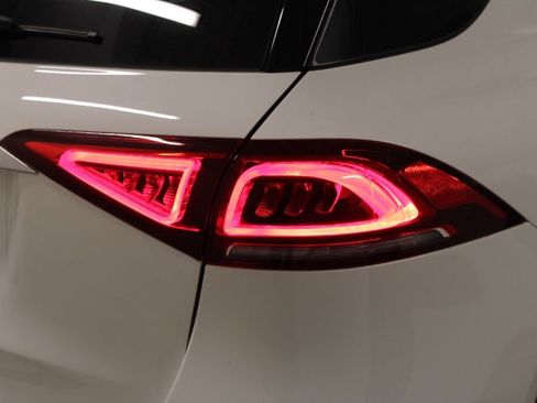 Used 2020 Mercedes-Benz GLE 350 w/ Premium Package image 8