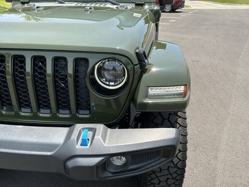 Used 2023 Jeep Wrangler Unlimited Sahara w/ Cold Weather Group AWD/4WD image 6
