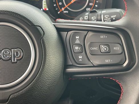 Used 2025 Jeep Wrangler Unlimited Rubicon AWD/4WD image 20