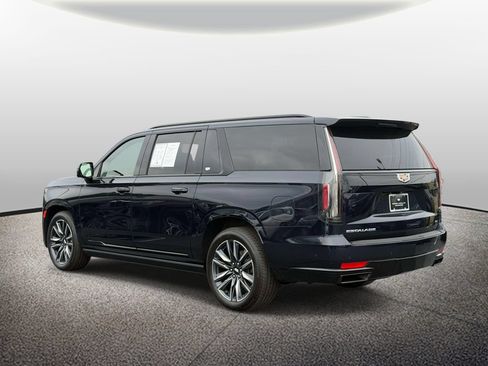 Used 2023 Cadillac Escalade ESV Sport Platinum AWD/4WD image 4