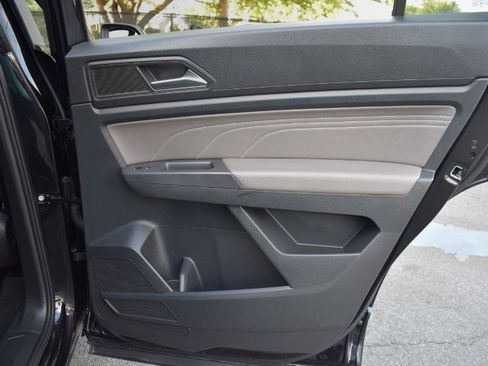 Used 2021 Volkswagen Atlas Cross Sport SE w/ Panoramic Sunroof Package image 36