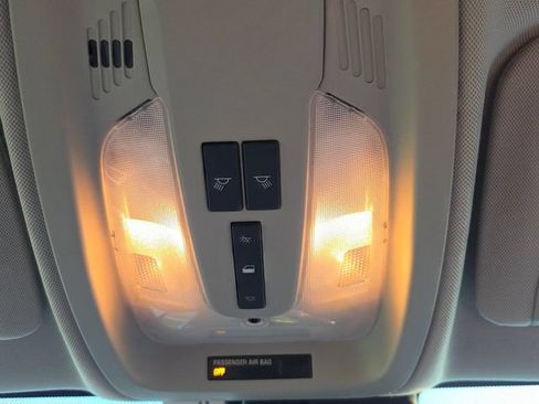 Used 2011 Chevrolet Equinox LTZ FWD image 25