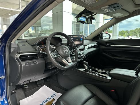 Used 2024 Nissan Altima 2.5 SR w/ SR Premium Package FWD image 10